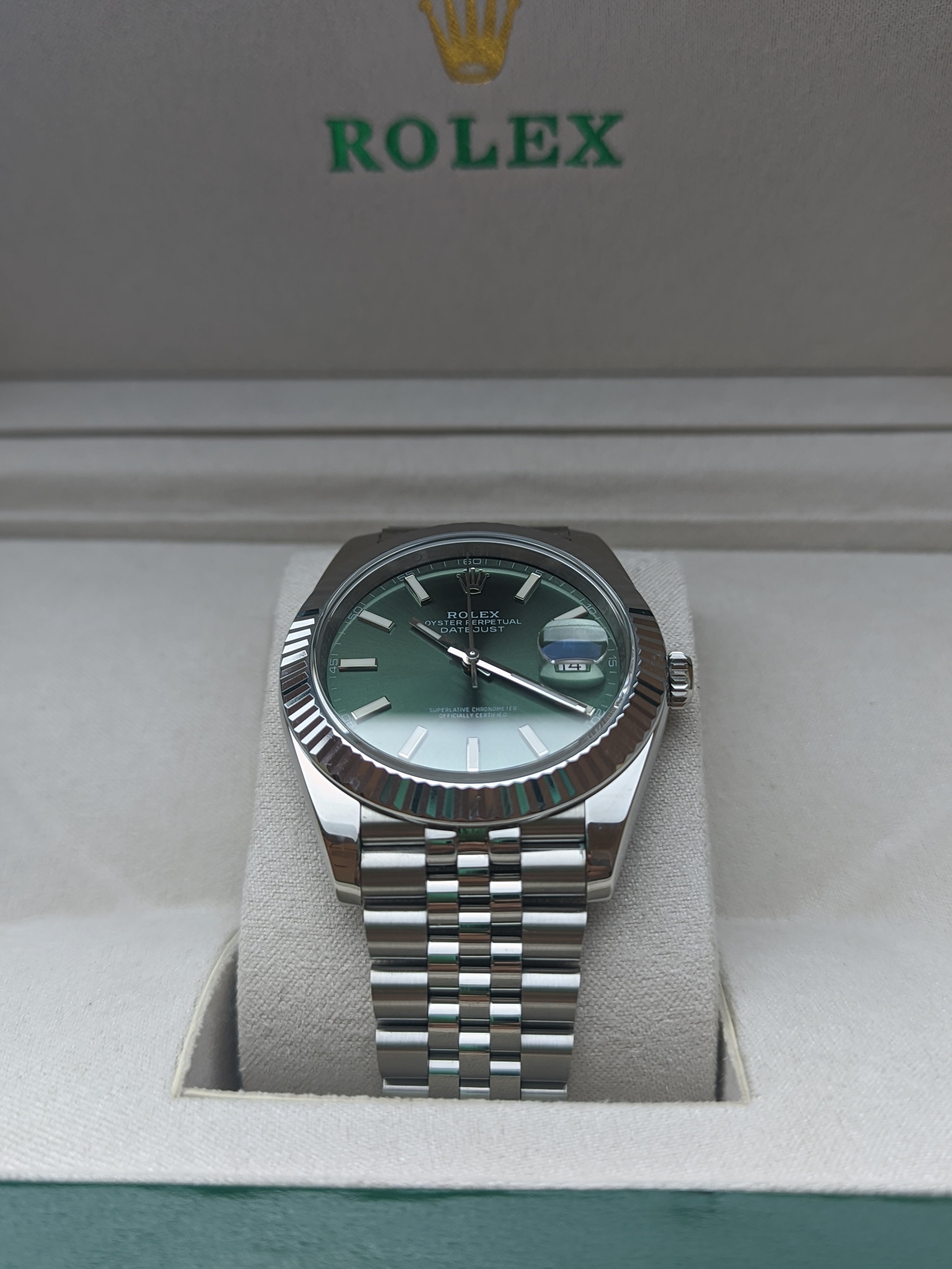 Rolex Datejust 41 Stainless Steel on Jubilee Bracelet - Mint Green